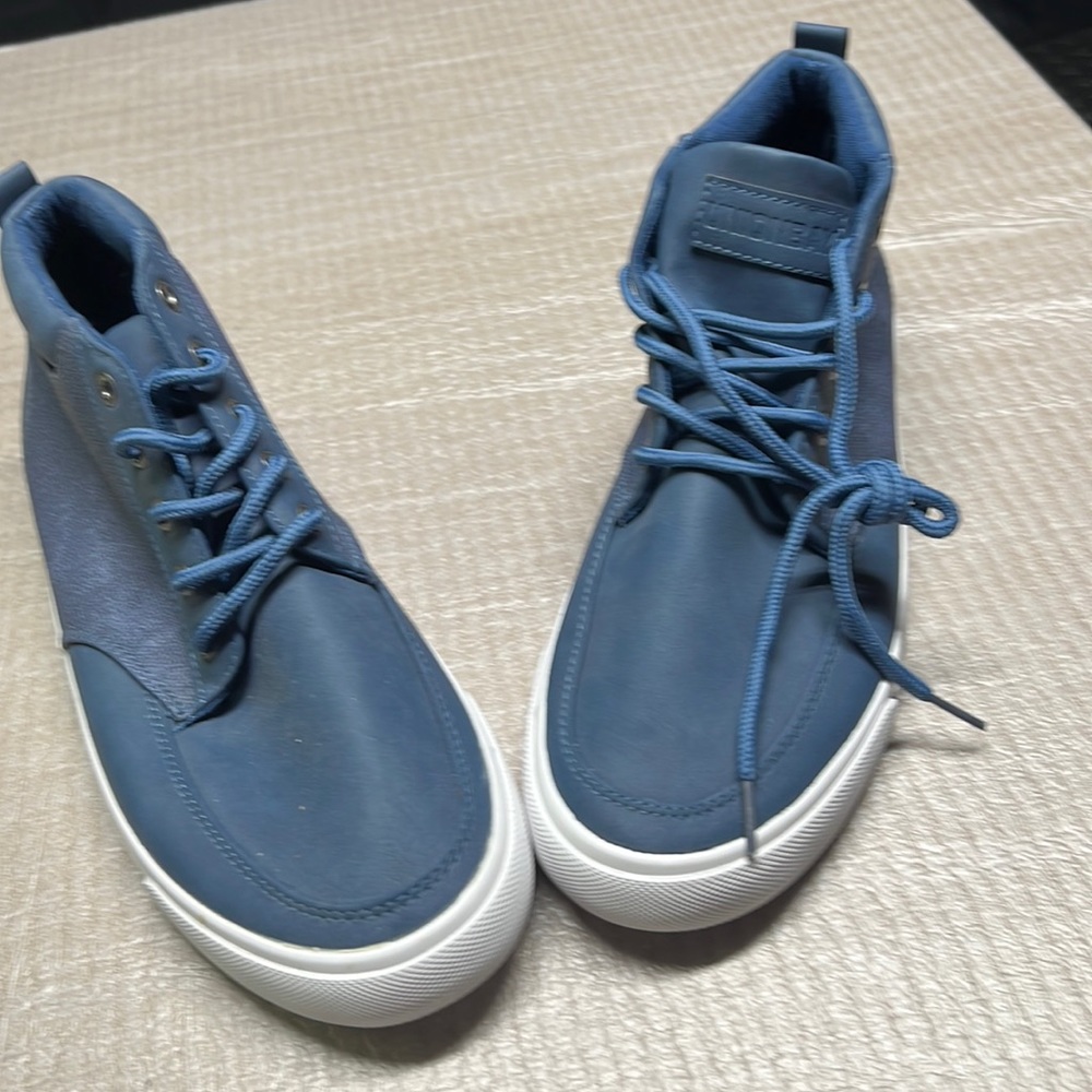 unionbay man shoes size 9us blue
